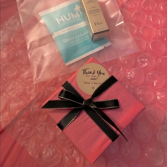 Meet Your Posher - Picture 2 of 10